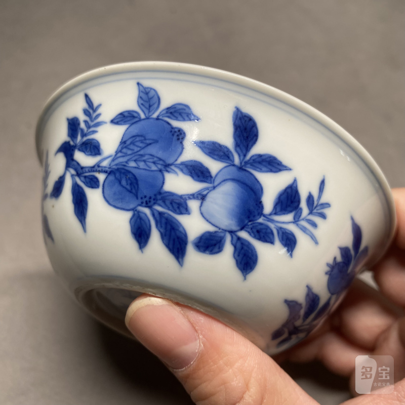 清康熙 青花三多纹卧足碗 - 图13